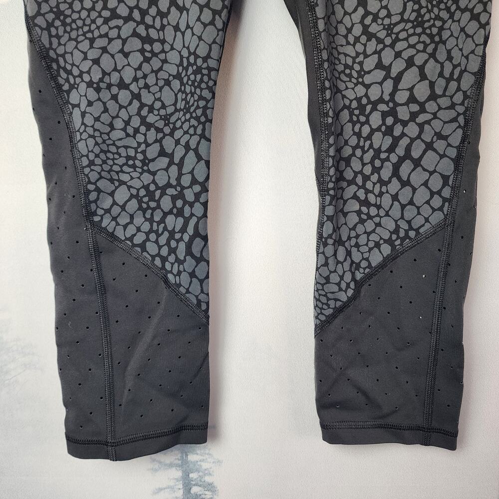 Athleta Crocodile Stealth TruCool High Rise Black Capri Leggings | Women's Small - Picture 6 of 13